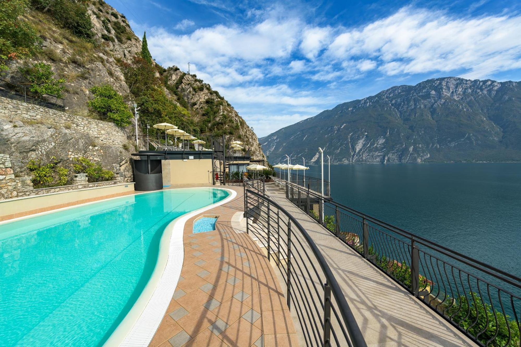Dirce Hotel Limone sul Garda
