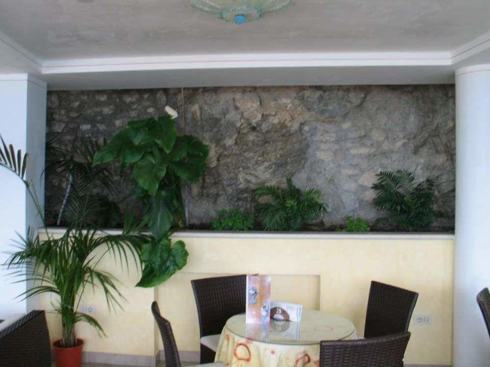 Dirce Hotel